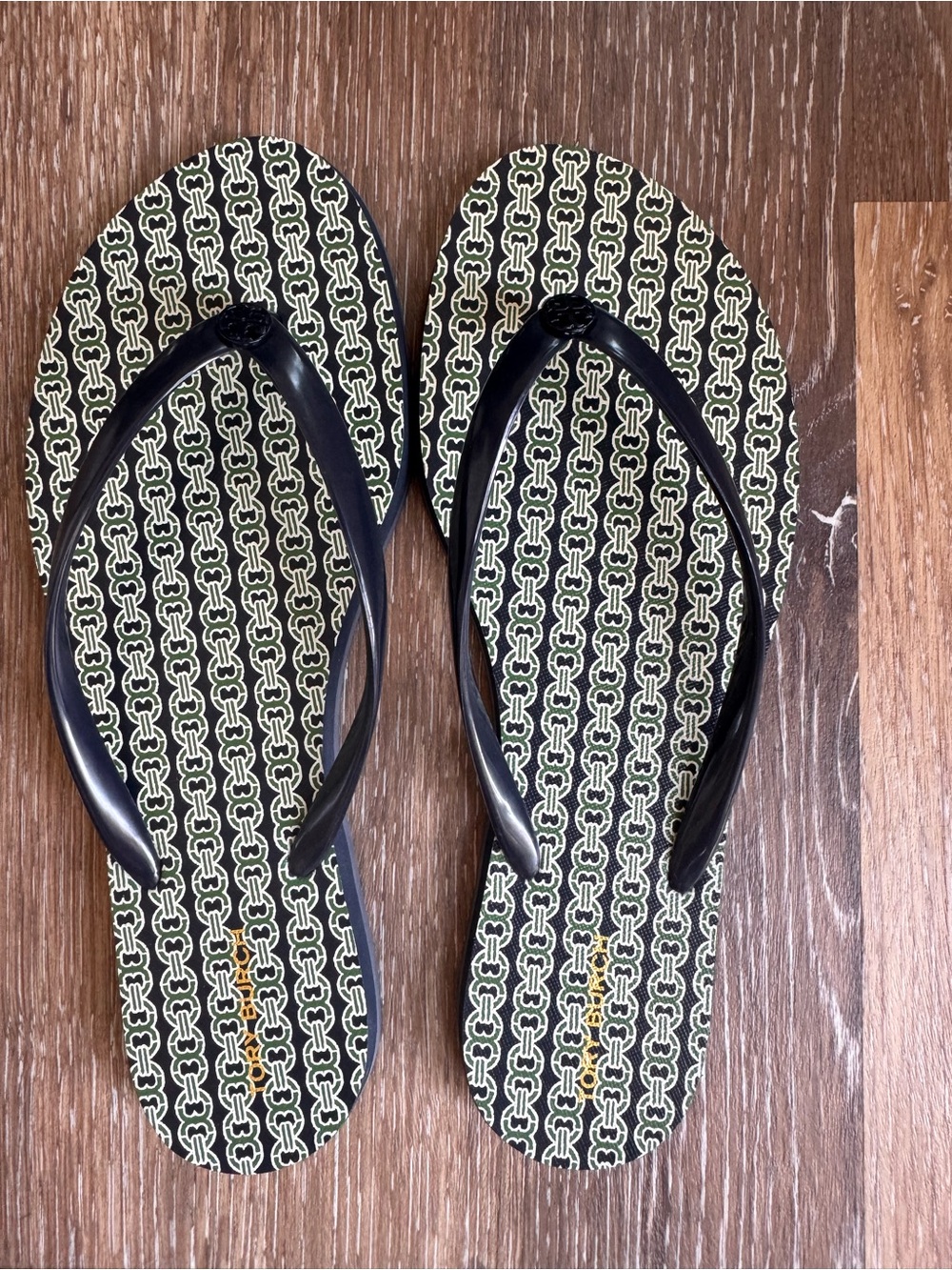 Tory Burch navy and cream and green Logo-Print Flip Flop Sandals nwt.  Size 8